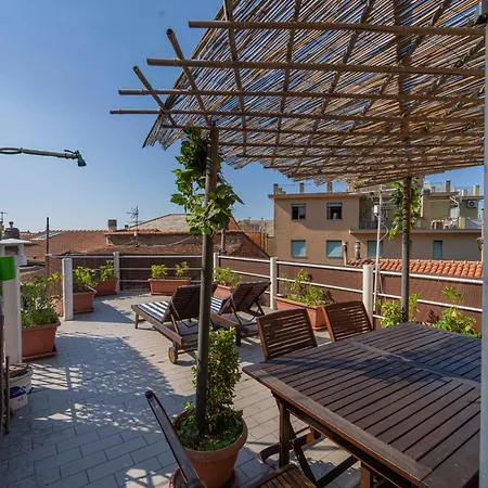 012c - Loft, Casa In Centro Con Terrazza Privata, 100metri Da Spiaggia E Mare Монелья