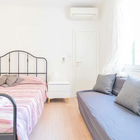 012c - Loft, Casa In Centro Con Terrazza Privata, 100metri Da Spiaggia E Mare Апартаменты *